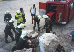 2002 Übung im Steinbruch