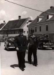 1954 Polizeipräsident Holaubek beim Florianitag