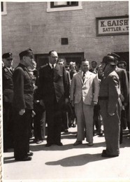 1954 Polizeipräsident Holaubek beim Florianitag