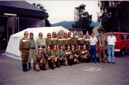 1990 Übergabe Jugendzelt und Anhänger