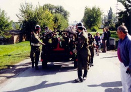1993 Übergabe der alten Pumpe an die ungarische Feuerwehr in Villany