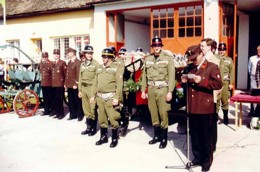 1993 Übergabe der alten Pumpe an die ungarische Feuerwehr in Villany
