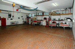 Fahrzeughalle
